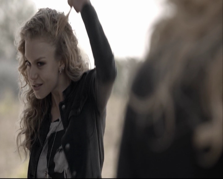 VampireDiariesWorld-dot-org_S5-SeconBite_GAGReel0229.jpg