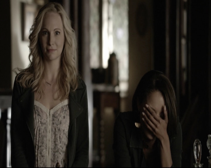 VampireDiariesWorld-dot-org_S5-SeconBite_GAGReel0231.jpg