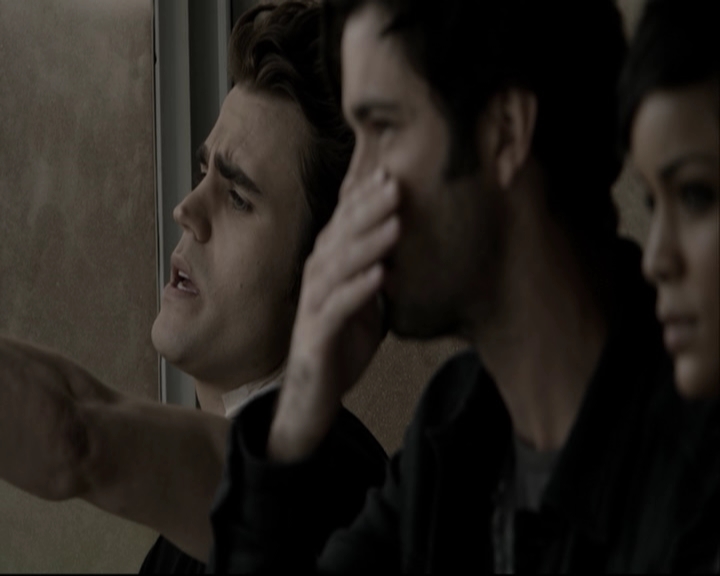 VampireDiariesWorld-dot-org_S5-SeconBite_GAGReel0234.jpg