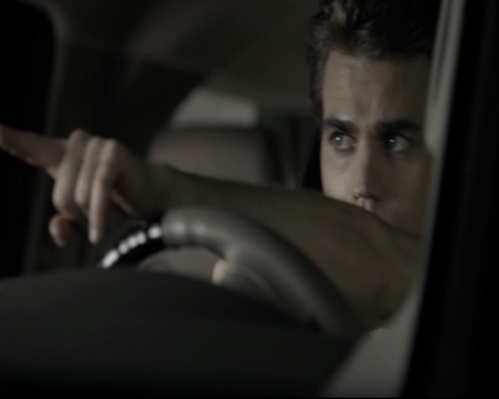 VampireDiariesWorld-dot-org_S5-SeconBite_GAGReel0241.jpg