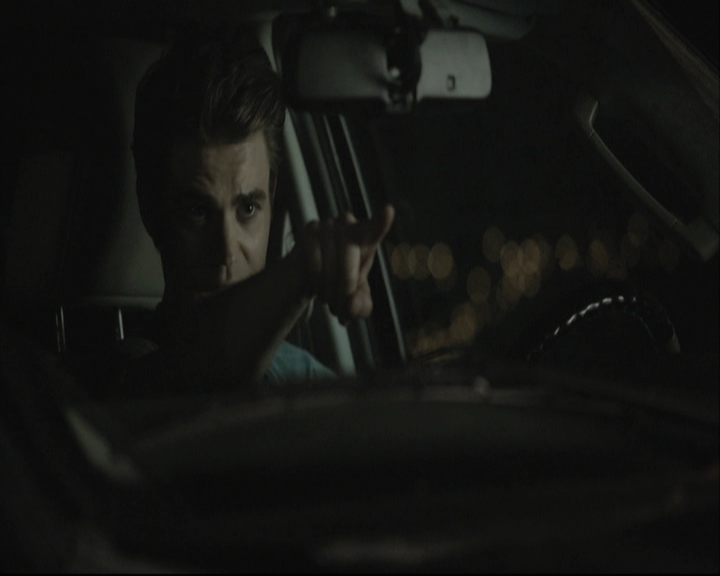 VampireDiariesWorld-dot-org_S5-SeconBite_GAGReel0244.jpg