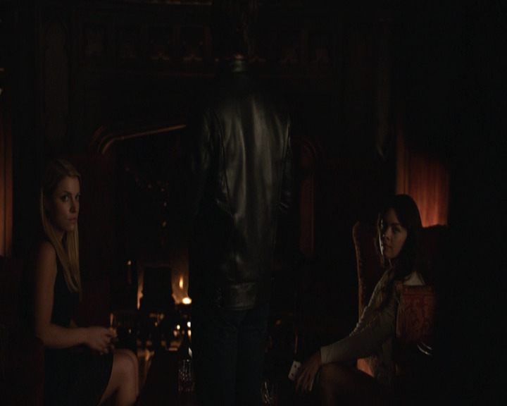 VampireDiariesWorld-dot-nl_7x01DayOneOfTwentyThousandGiveOrTake-deletedscenes0026.jpg VampireDiariesWorld-dot-nl_7x01DayOneOfTwentyThousandGiveOrTake-deletedscenes0026.jpg