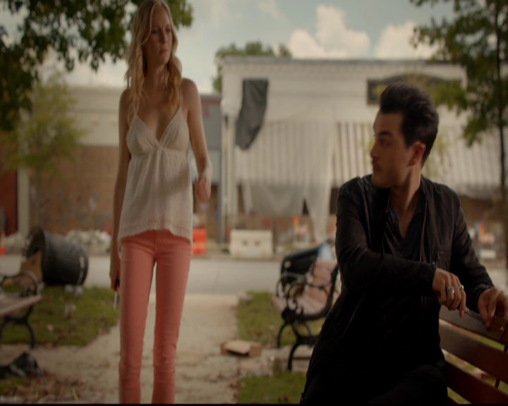 VampireDiariesWorld-dot-nl_7x01DayOneOfTwentyThousandGiveOrTake1553.jpg VampireDiariesWorld-dot-nl_7x01DayOneOfTwentyThousandGiveOrTake1553.jpg