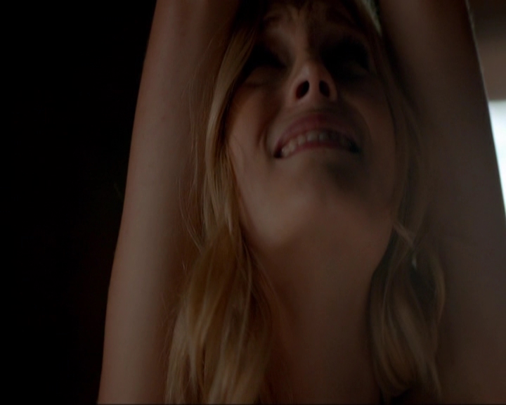 VampireDiariesWorld-dot-nl_7x02NeverLetMeGo0811.jpg