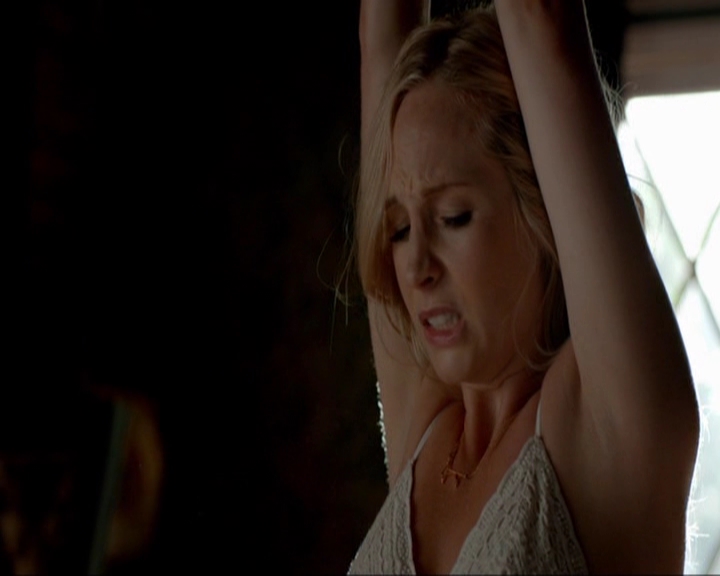 VampireDiariesWorld-dot-nl_7x02NeverLetMeGo0830.jpg