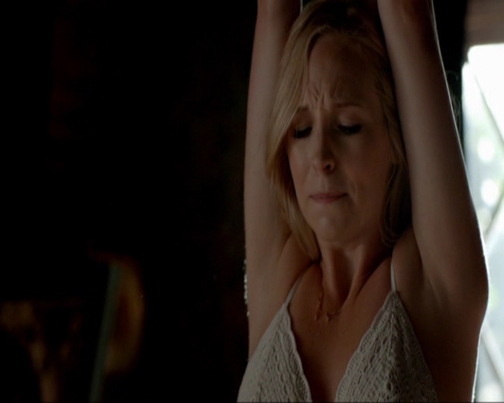 VampireDiariesWorld-dot-nl_7x02NeverLetMeGo0831.jpg