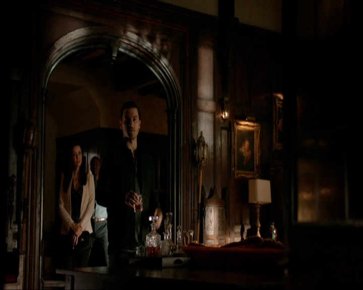 VampireDiariesWorld-dot-nl_7x02NeverLetMeGo0911.jpg