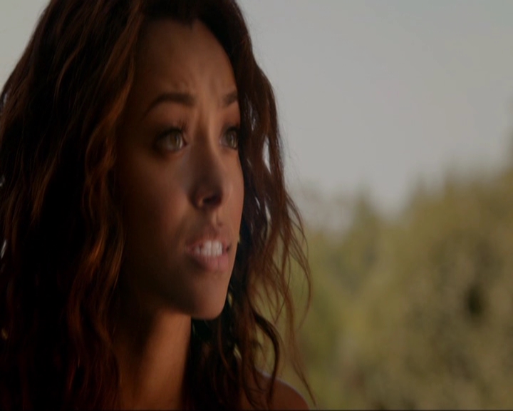 VampireDiariesWorld-dot-nl_7x02NeverLetMeGo1100.jpg