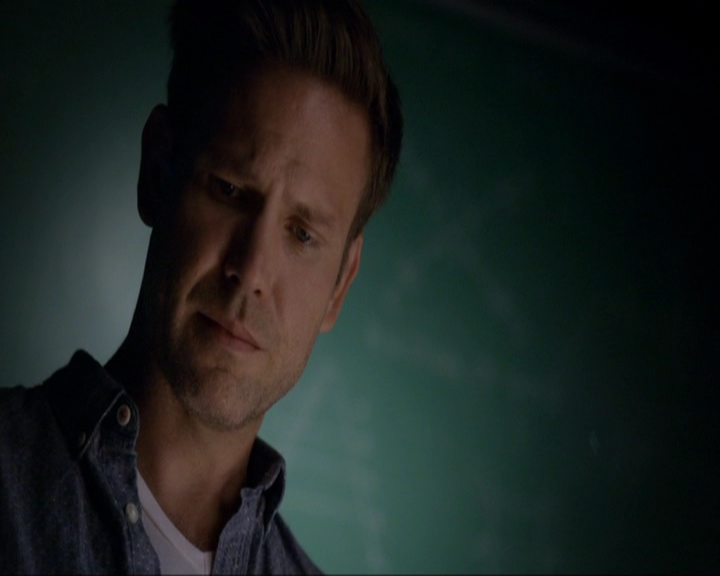 VampireDiariesWorld-dot-nl_7x02NeverLetMeGo1330.jpg