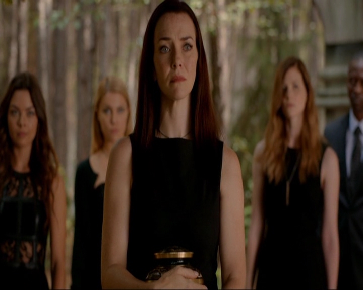 VampireDiariesWorld-dot-nl_7x02NeverLetMeGo1439.jpg