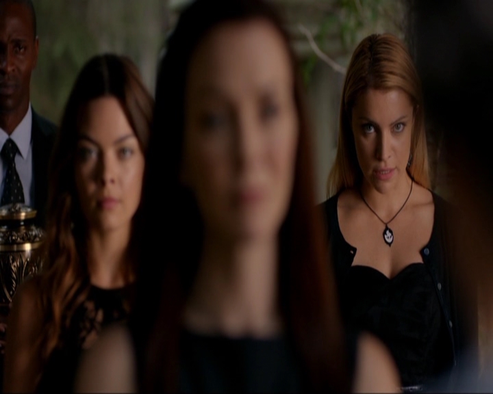 VampireDiariesWorld-dot-nl_7x02NeverLetMeGo1663.jpg