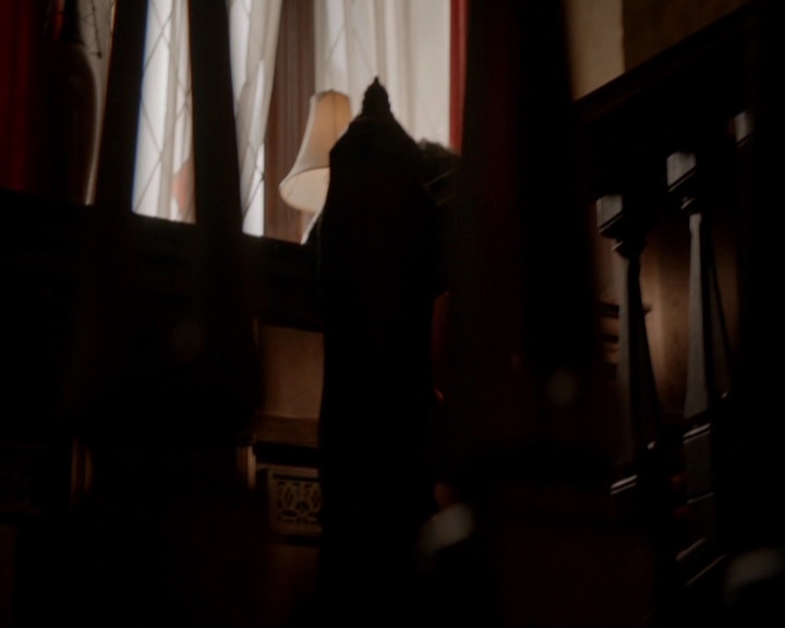 VampireDiariesWorld-dot-nl_7x02NeverLetMeGo1743.jpg