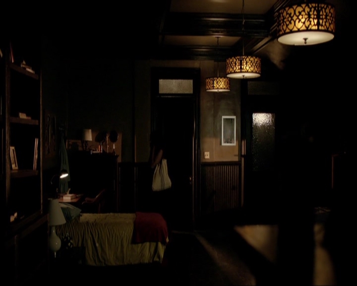 VampireDiariesWorld-dot-nl_7x02NeverLetMeGo1977.jpg