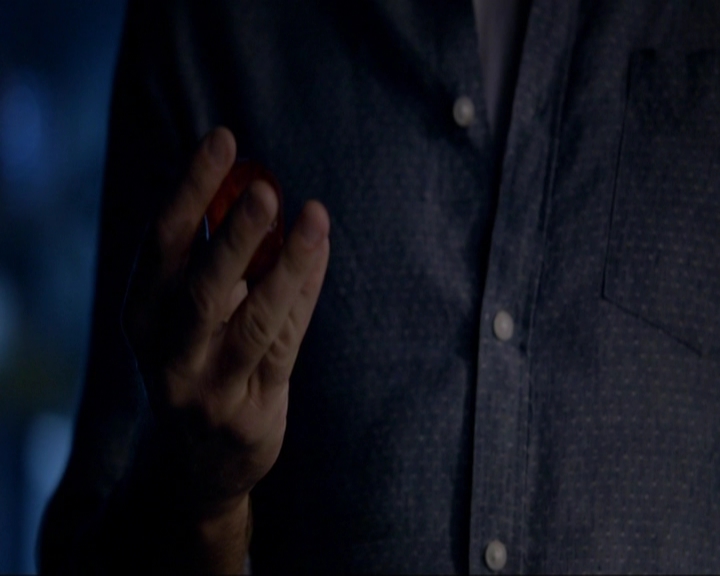 VampireDiariesWorld-dot-nl_7x02NeverLetMeGo1986.jpg