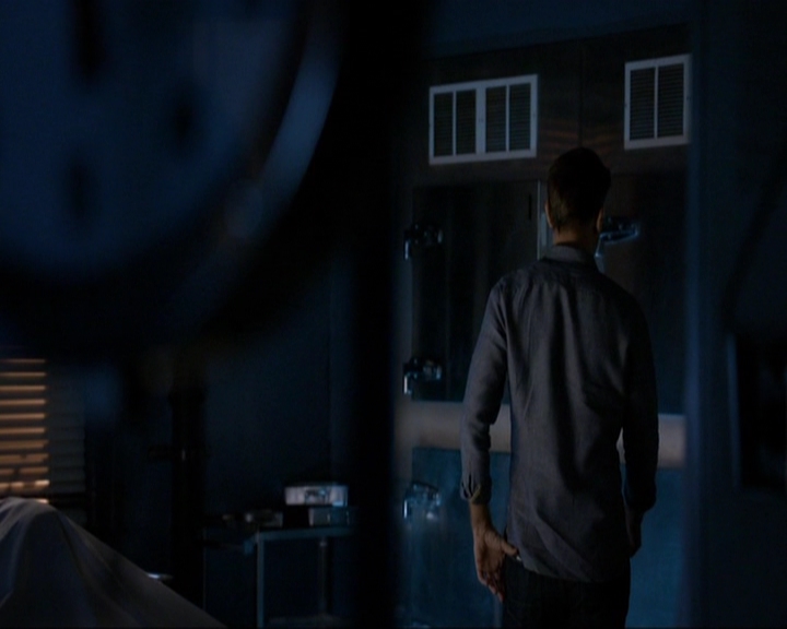 VampireDiariesWorld-dot-nl_7x02NeverLetMeGo1990.jpg