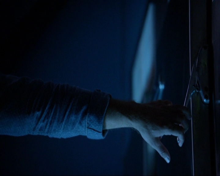VampireDiariesWorld-dot-nl_7x02NeverLetMeGo1995.jpg