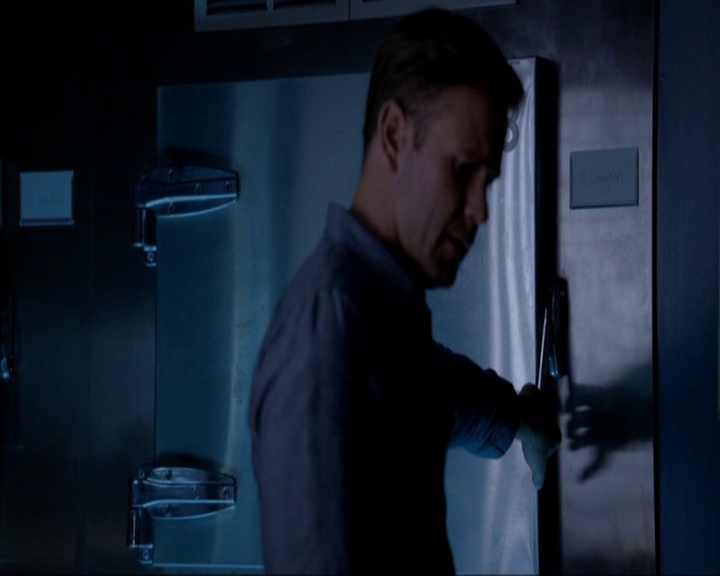 VampireDiariesWorld-dot-nl_7x02NeverLetMeGo1997.jpg