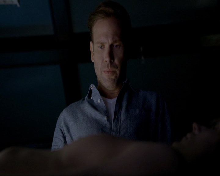 VampireDiariesWorld-dot-nl_7x02NeverLetMeGo2020.jpg