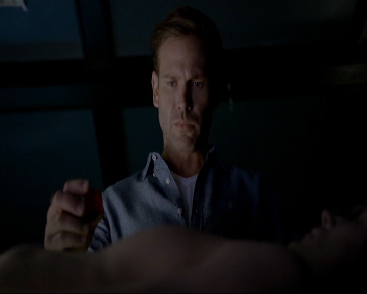 VampireDiariesWorld-dot-nl_7x02NeverLetMeGo2021.jpg