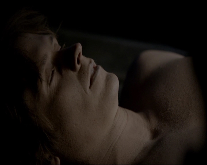 VampireDiariesWorld-dot-nl_7x02NeverLetMeGo2041.jpg