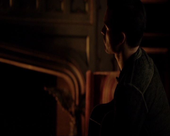 VampireDiariesWorld-dot-nl_7x02NeverLetMeGo2077.jpg