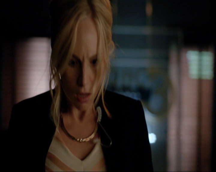 VampireDiariesWorld-dot-nl_7x02NeverLetMeGo2270.jpg