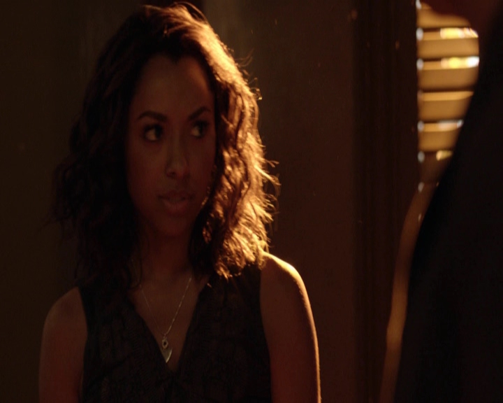VampireDiariesWorld-dot-nl_7x03AgeOfInnocence-deletedscenes0013.jpg