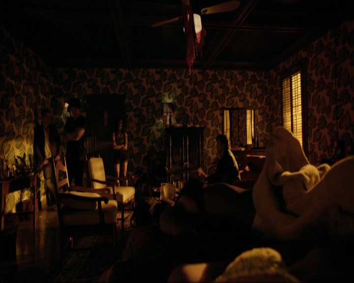 VampireDiariesWorld-dot-nl_7x03AgeOfInnocence0902.jpg