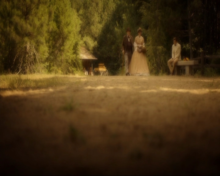 VampireDiariesWorld-dot-nl_7x03AgeOfInnocence1428.jpg