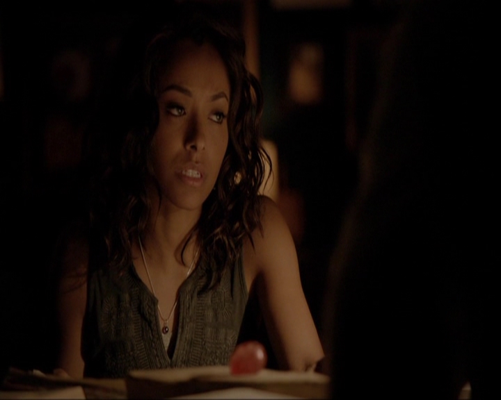 VampireDiariesWorld-dot-nl_7x03AgeOfInnocence1949.jpg