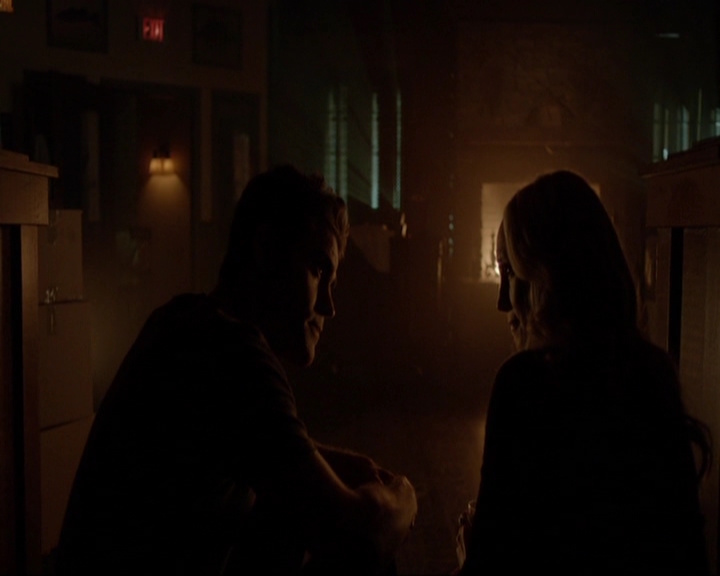 VampireDiariesWorld-dot-nl_7x03AgeOfInnocence2165.jpg
