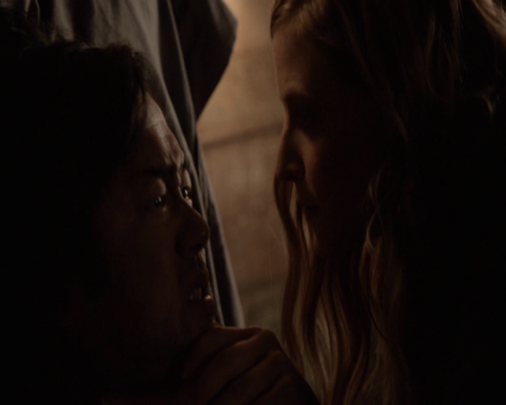 VampireDiariesWorld-dot-nl_7x04ICarryYourHeartWithMe-deletedscenes0050.jpg
