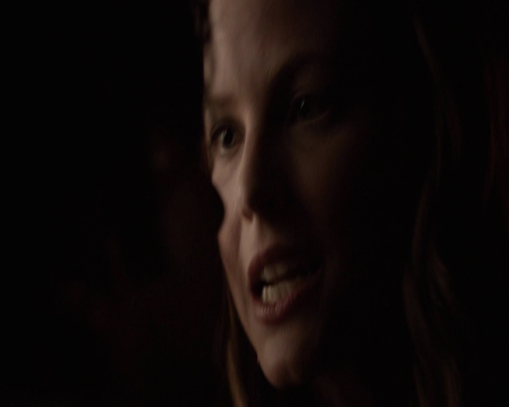 VampireDiariesWorld-dot-nl_7x04ICarryYourHeartWithMe-deletedscenes0056.jpg