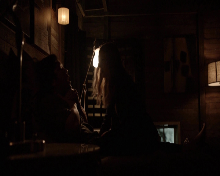 VampireDiariesWorld-dot-nl_7x04ICarryYourHeartWithMe-deletedscenes0062.jpg