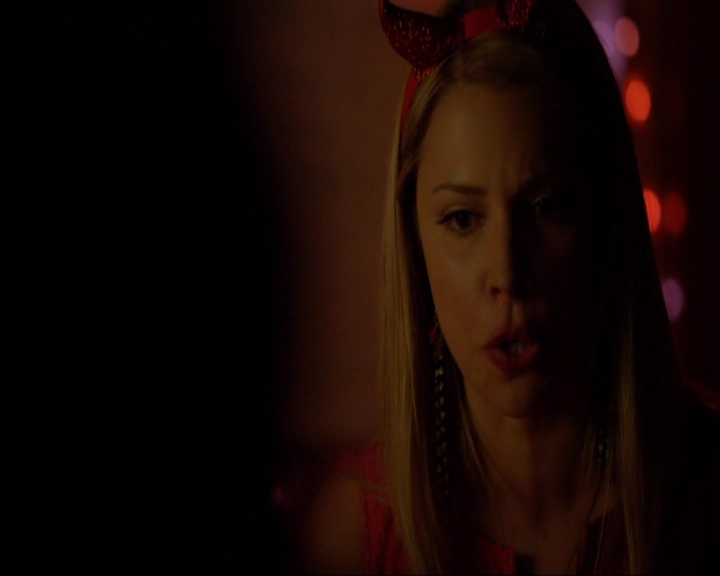 VampireDiariesWorld-dot-nl_7x04ICarryYourHeartWithMe1450.jpg
