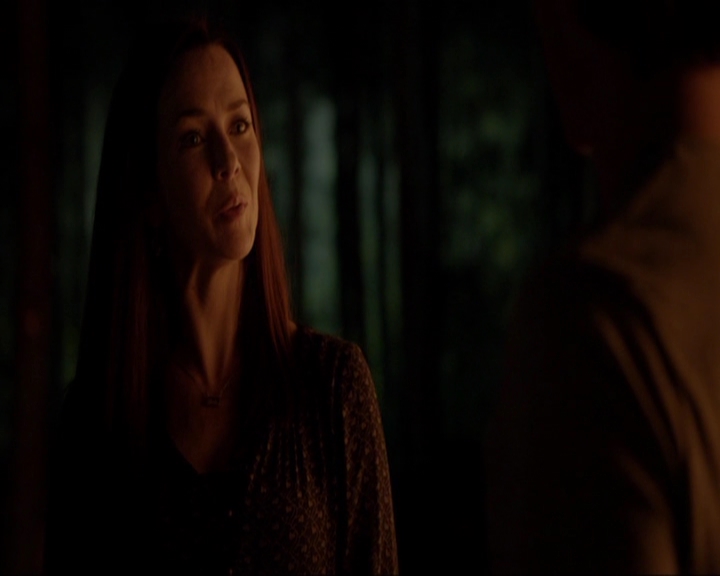 VampireDiariesWorld-dot-nl_7x04ICarryYourHeartWithMe2200.jpg