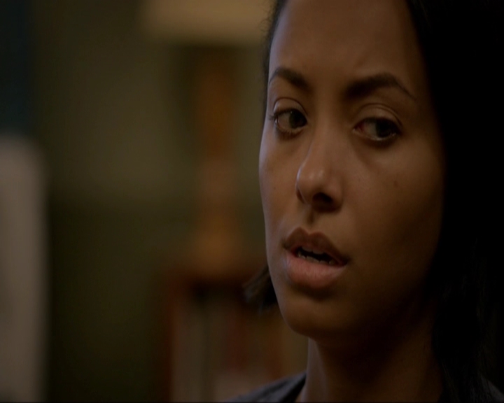 VampireDiariesWorld-dot-nl_7x05LiveThroughThis0013.jpg
