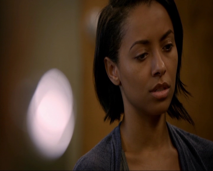 VampireDiariesWorld-dot-nl_7x05LiveThroughThis0022.jpg