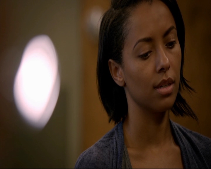 VampireDiariesWorld-dot-nl_7x05LiveThroughThis0026.jpg