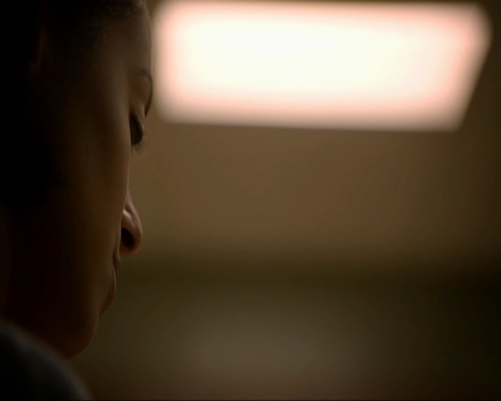 VampireDiariesWorld-dot-nl_7x05LiveThroughThis0040.jpg
