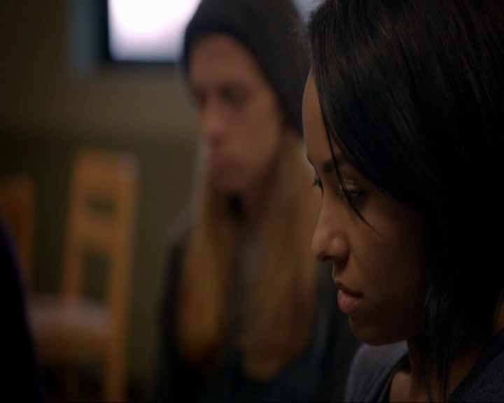 VampireDiariesWorld-dot-nl_7x05LiveThroughThis0049.jpg
