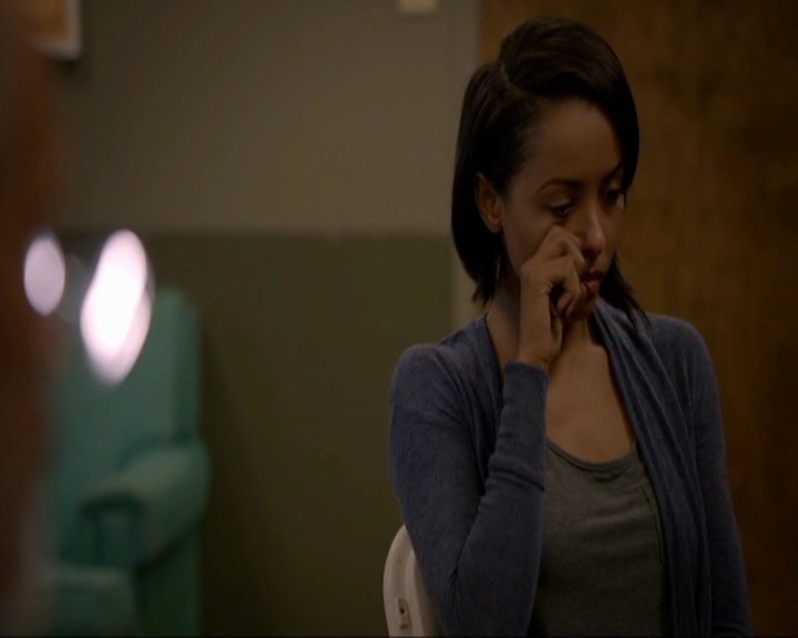 VampireDiariesWorld-dot-nl_7x05LiveThroughThis0060.jpg