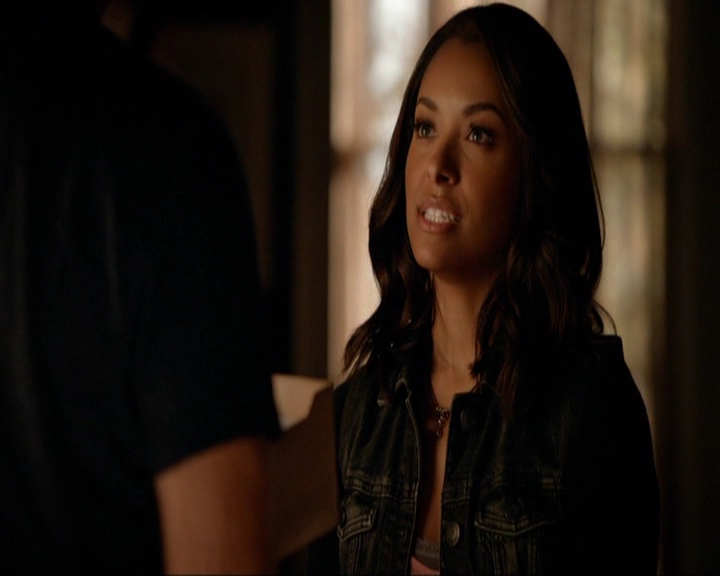 VampireDiariesWorld-dot-nl_7x05LiveThroughThis0131.jpg