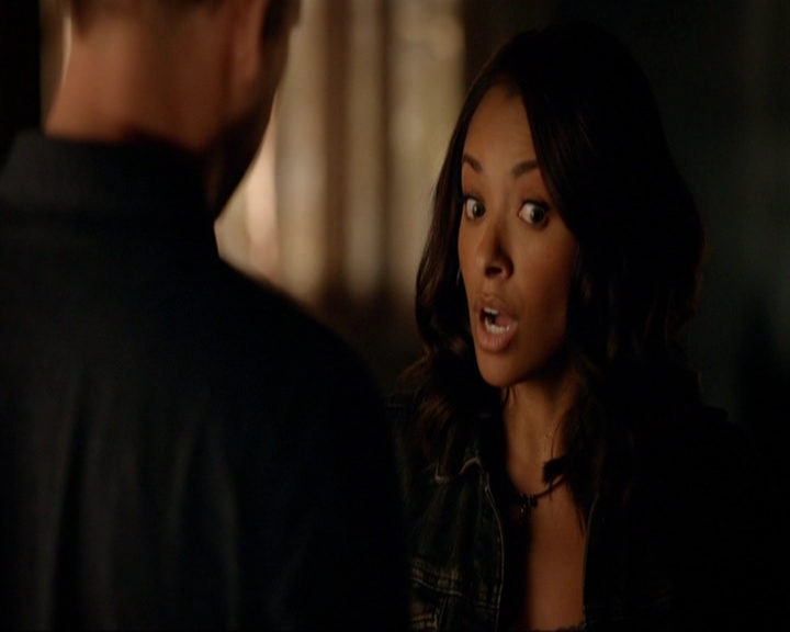 VampireDiariesWorld-dot-nl_7x05LiveThroughThis0152.jpg