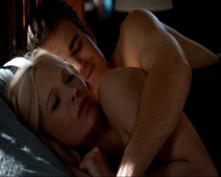 VampireDiariesWorld-dot-nl_7x05LiveThroughThis0202.jpg