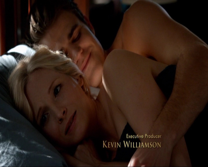 VampireDiariesWorld-dot-nl_7x05LiveThroughThis0207.jpg