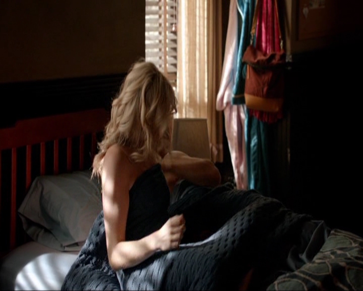 VampireDiariesWorld-dot-nl_7x05LiveThroughThis0234.jpg