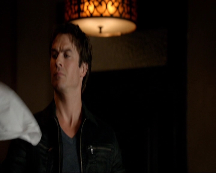 VampireDiariesWorld-dot-nl_7x05LiveThroughThis0245.jpg