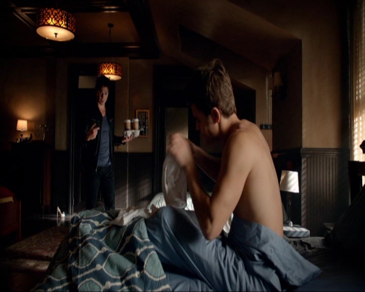 VampireDiariesWorld-dot-nl_7x05LiveThroughThis0251.jpg