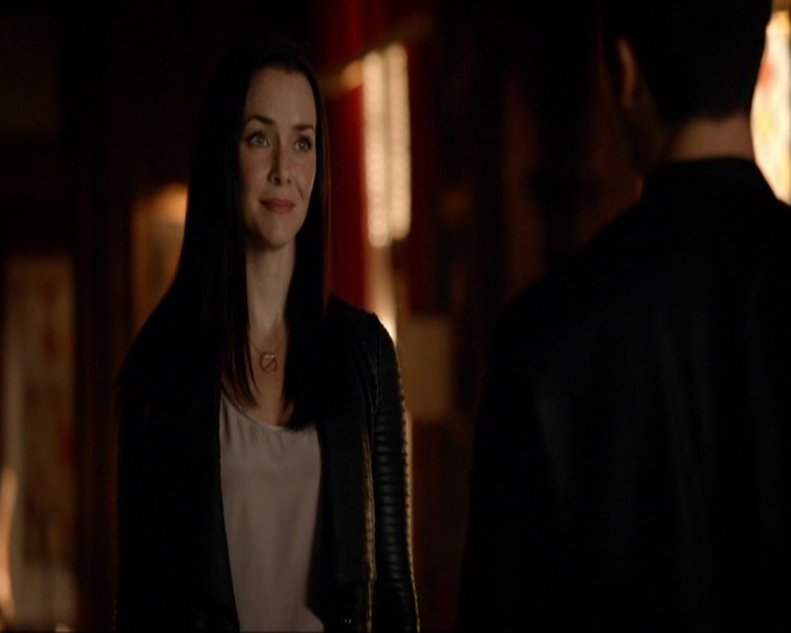 VampireDiariesWorld-dot-nl_7x05LiveThroughThis0330.jpg